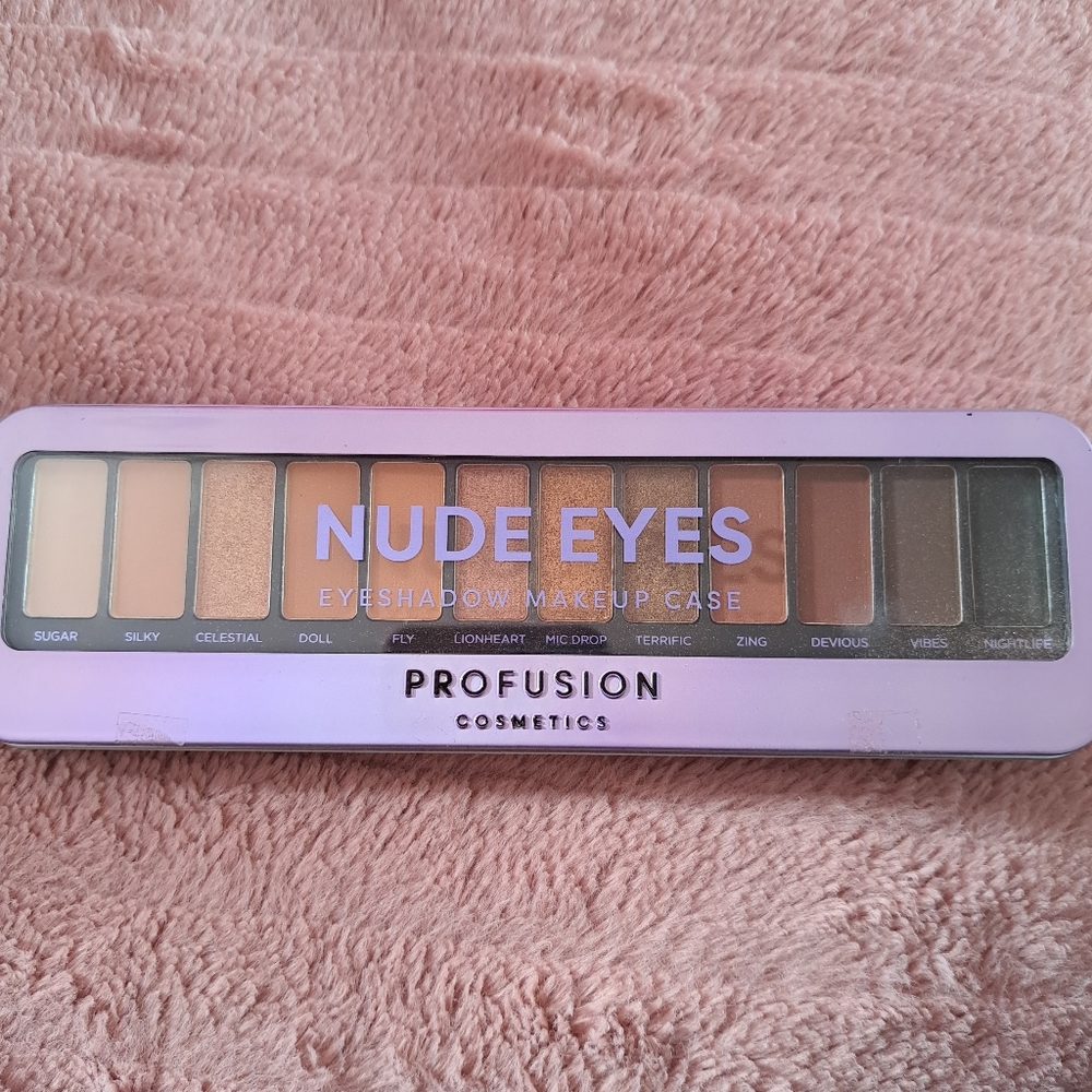 2x make up palette - Picture 2 of 3
